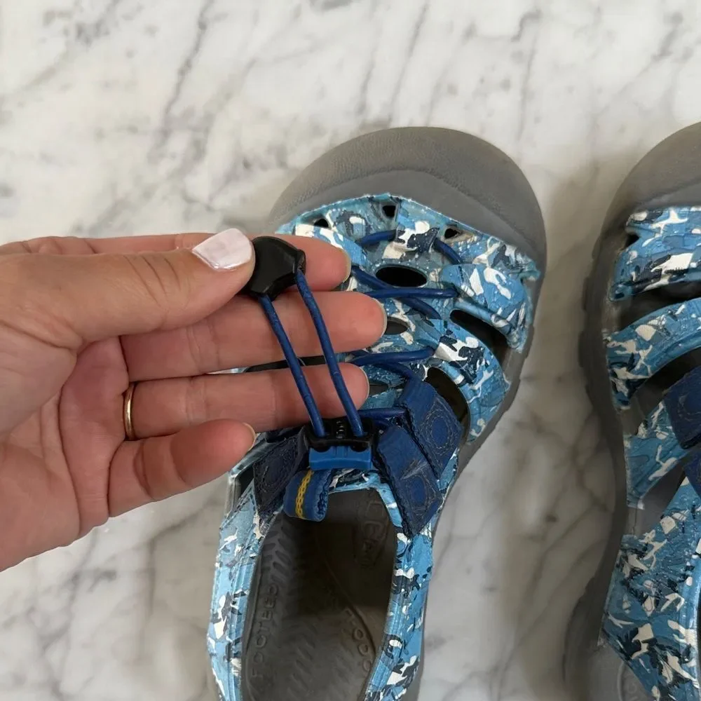 KEEN Blue Camo Youth Sz 13 Newport H2 Trail Hiking/Waterproof Sandals